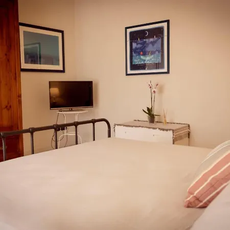 לינה וארוחת בוקר Casa Bebella 3*